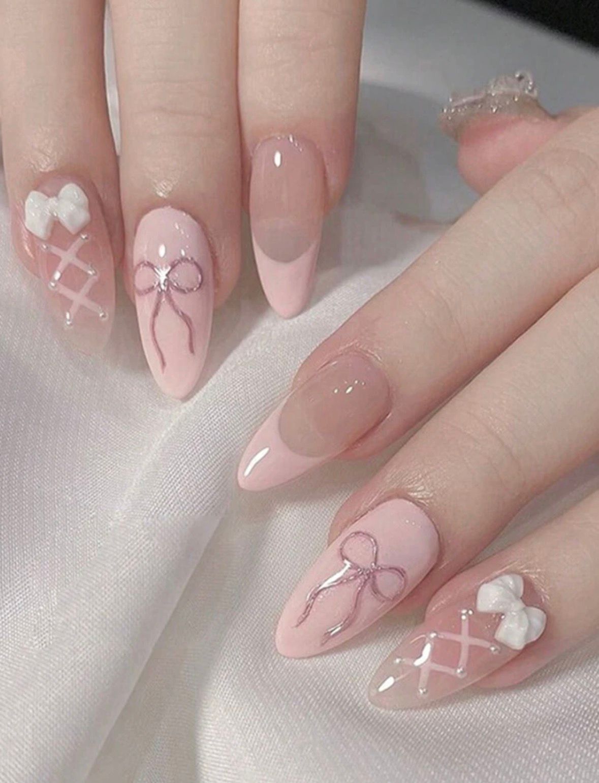 24 pcs +1 pcs Jelly Glue + 1 pcs Nail File