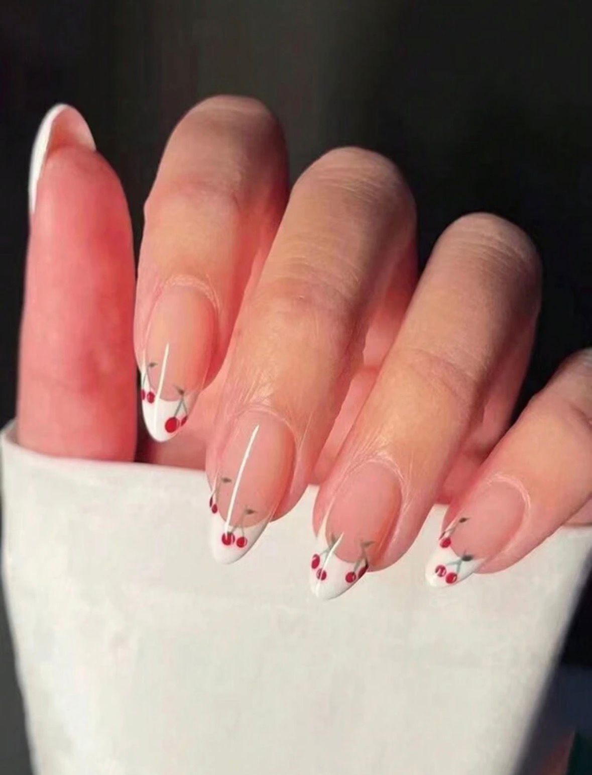 24 pcs +1 pcs Jelly Glue + 1 pcs Nail File