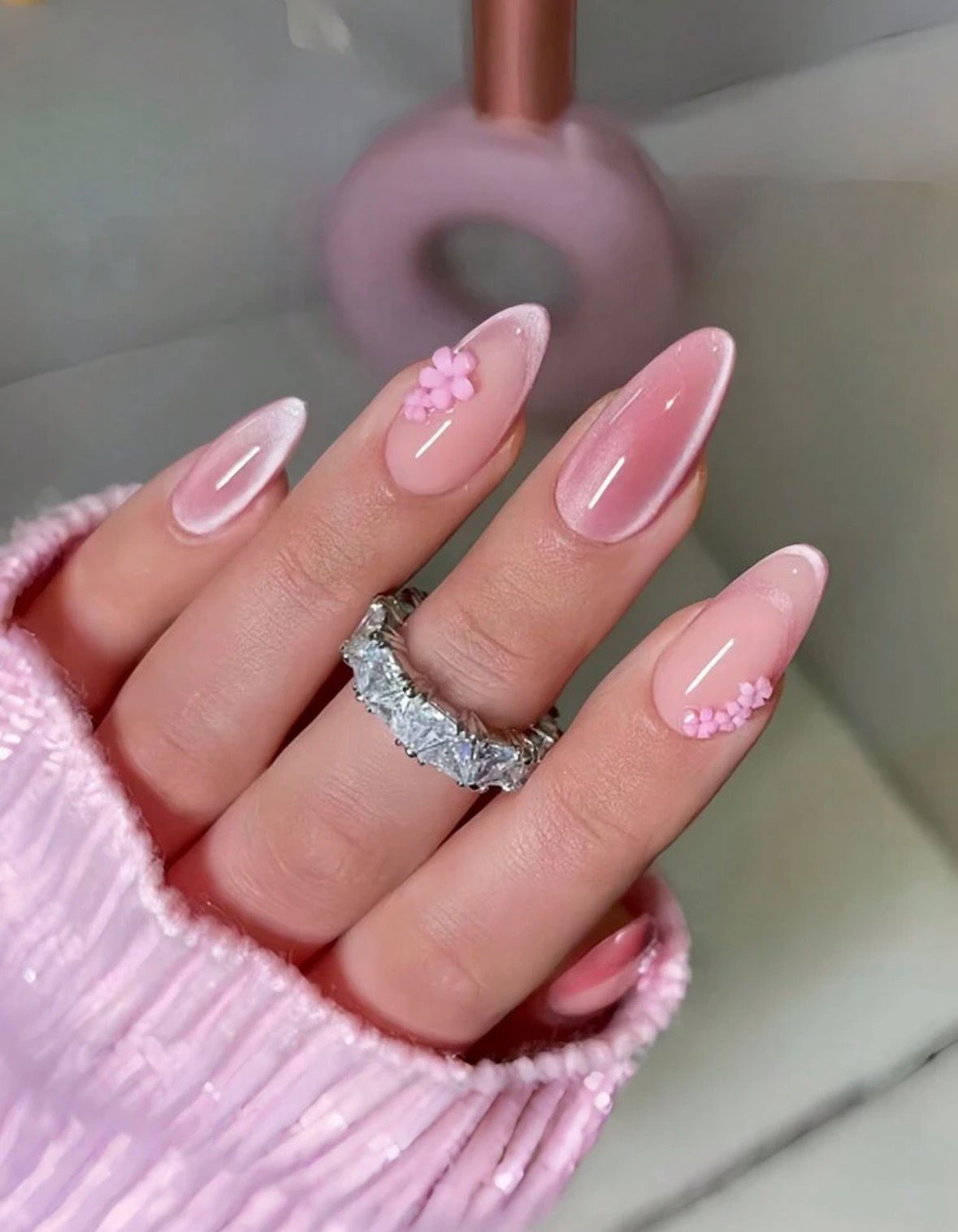24 pcs +1 pcs Jelly Glue + 1 pcs Nail File