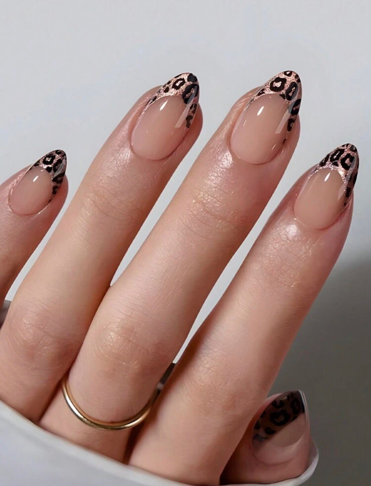 24 pcs +1 pcs Jelly Glue + 1 pcs Nail File